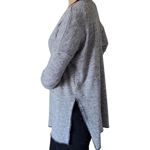 ARITZIA Wilfred Sherbrooke Marled Navy Long Sleeve V-Neck Lightweight Sweater S - Picture 3 of 11